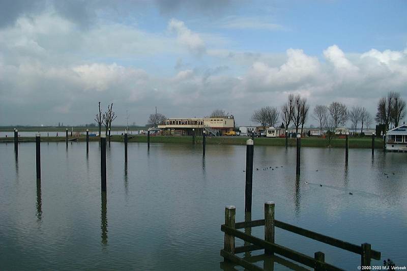 Hoogwater in de jachthaven_03.JPG